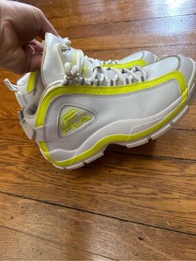 Fila Grant Hill 2 White & Neon Yellow Winens Basketball Sneakers 7.5